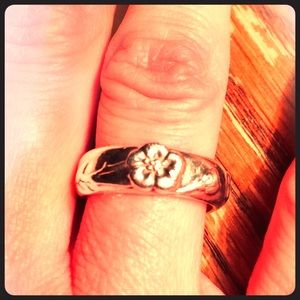 Tiffany & Co. sterling silver flower decor band